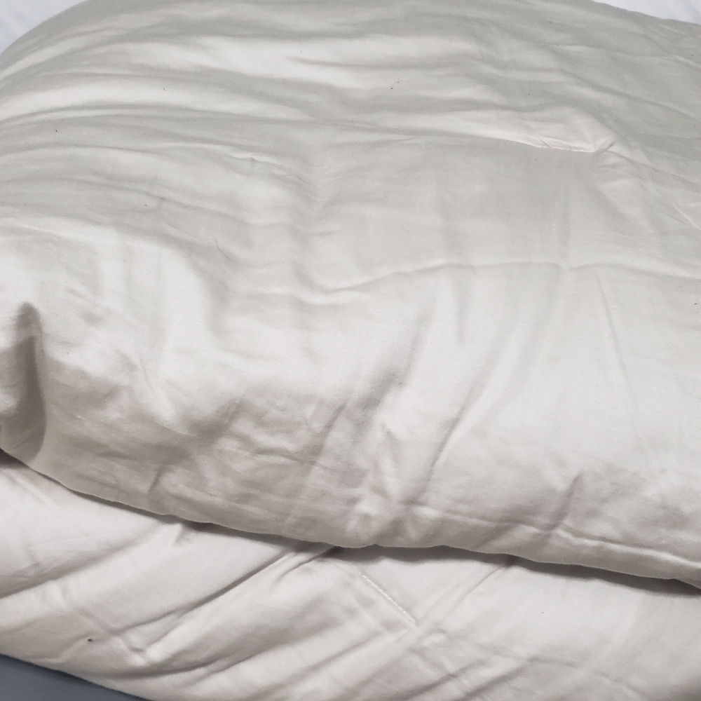 Silk queen comforter
